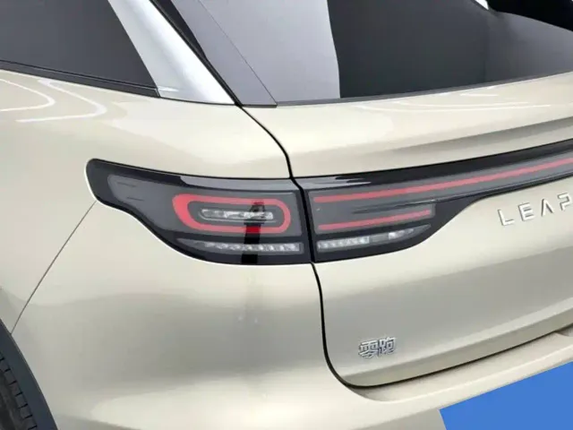 Leapmotor C11 — Фото автомобиля 18