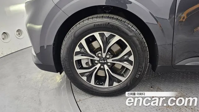 Kia Canival Carnival 4 поколение Бензин 9 мест Prestige — Фото автомобиля 2