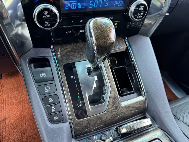 Toyota Vellfire — Фото автомобиля 9