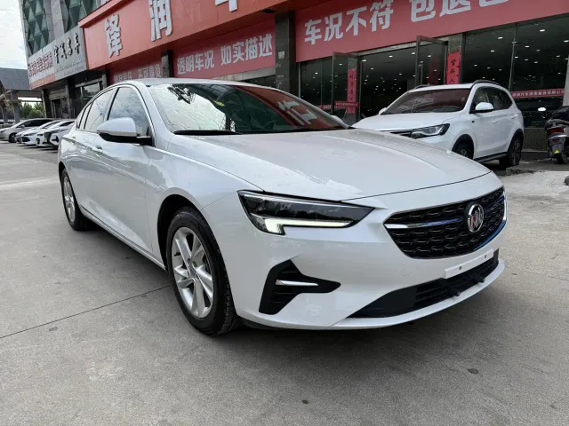 Buick Regal — Фото автомобиля 3