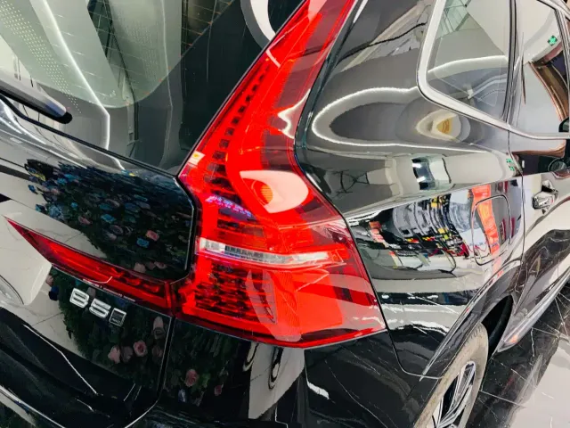 Volvo XC60 — Фото автомобиля 19