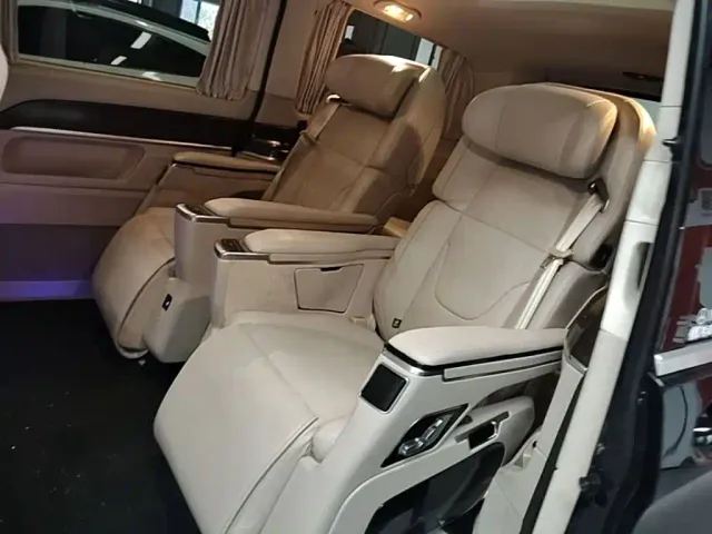 Mercedes-Benz V-Class — Фото автомобиля 16