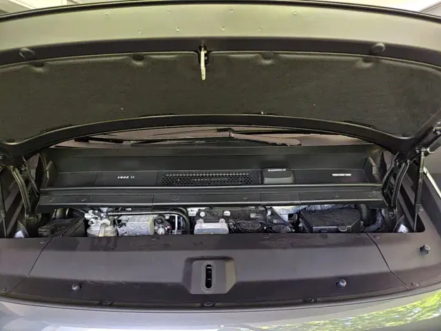 Li Auto MEGA — Фото автомобиля 19