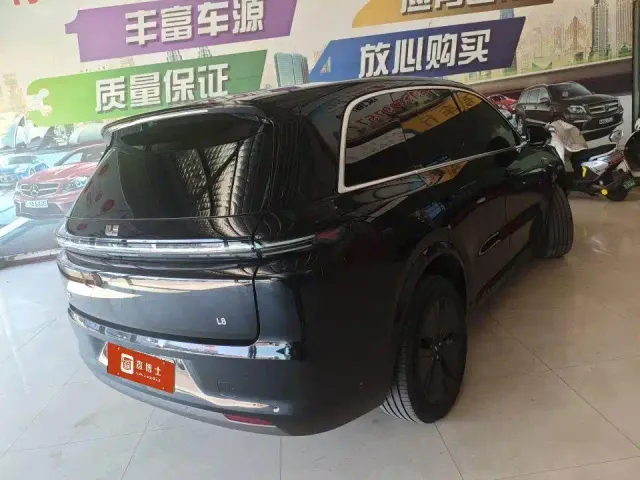 Li Auto L8 — Фото автомобиля 3
