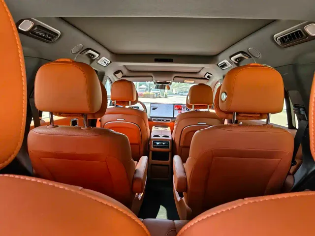 Li Auto L8 — Фото автомобиля 11