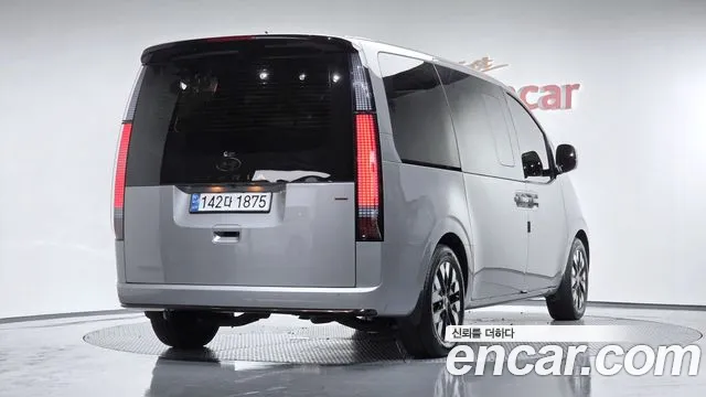 Hyundai Staria Staria 4WD Lounge 9 мест — Фото автомобиля 2
