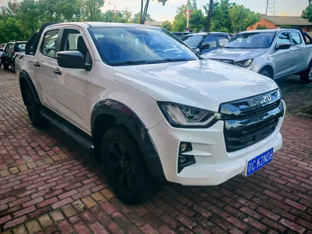 Isuzu D-MAX — Фото автомобиля 3