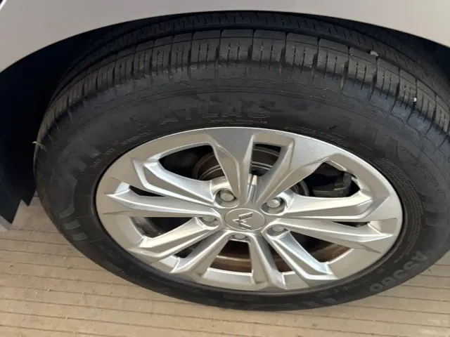 Wuling Jiachen — Фото автомобиля 15