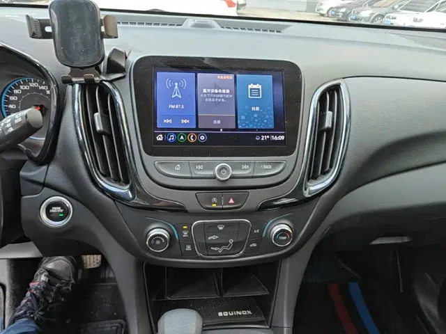 Chevrolet Equinox — Фото автомобиля 12
