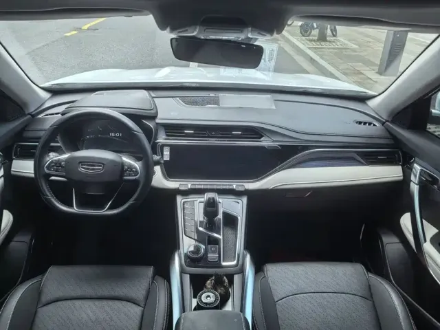 Geely Boyue — Фото автомобиля 13