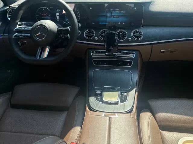 Mercedes-Benz E-Class — Фото автомобиля 10