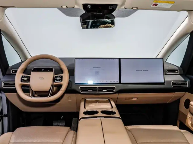 Li Auto MEGA — Фото автомобиля 25