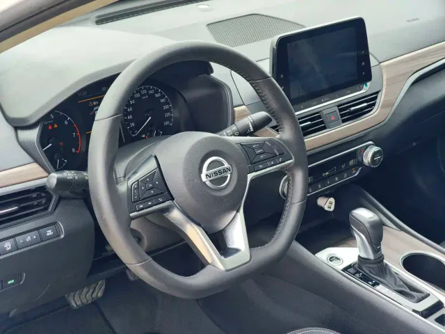 Nissan Teana — Фото автомобиля 12