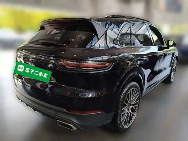 Porsche Cayenne — Фото автомобиля 11