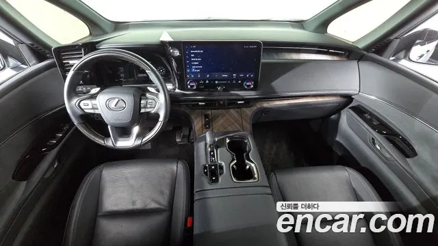 Lexus LM — Фото автомобиля 7