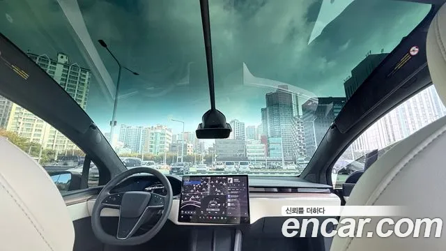 Tesla Model X — Фото автомобиля 7
