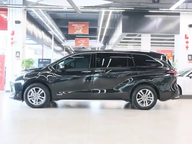 Toyota Granvia — Фото автомобиля 3