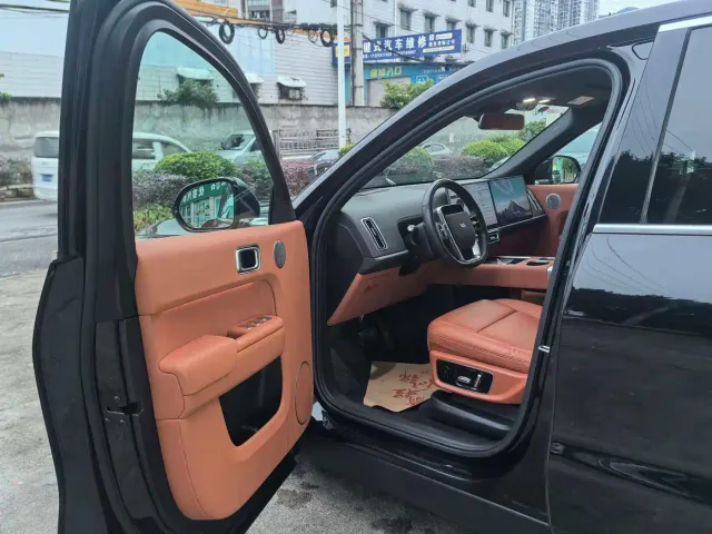 Li Auto L8 — Фото автомобиля 6