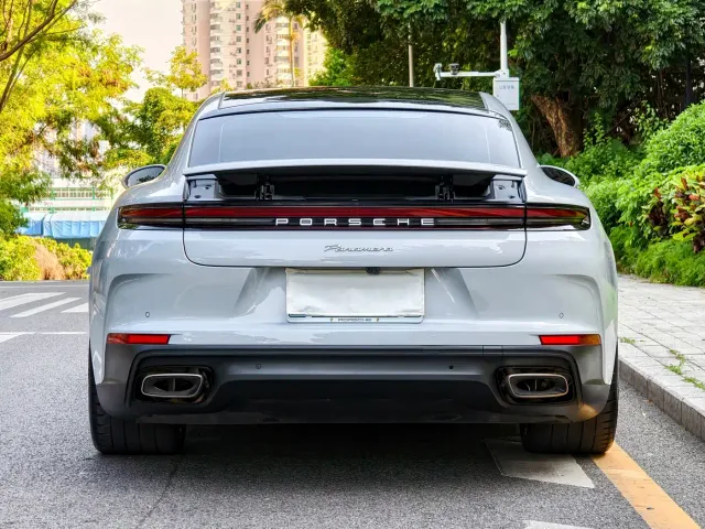 Porsche Panamera — Фото автомобиля 9