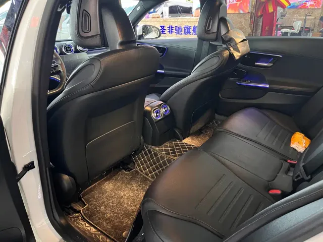 Mercedes-Benz C-Class — Фото автомобиля 3