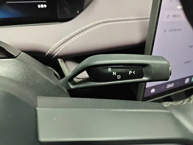 Xiaomi SU7 — Фото автомобиля 13