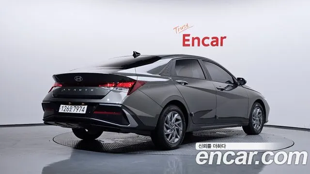 Hyundai Avante CN7 — Фото автомобиля 2
