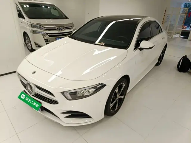 Фотография автомобиля — Mercedes-Benz A-Class
