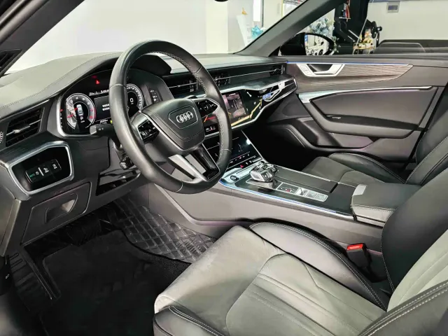 Audi A6L — Фото автомобиля 16