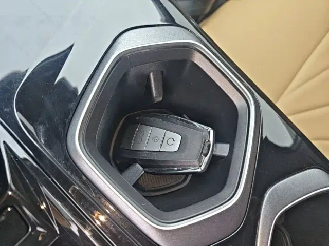 Geely Boyue L — Фото автомобиля 8