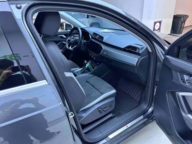 Audi Q3 — Фото автомобиля 10