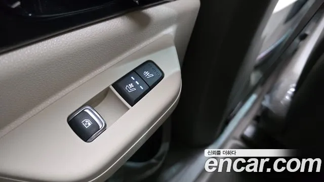 Kia Carnival Generation 4 — Фото автомобиля 27