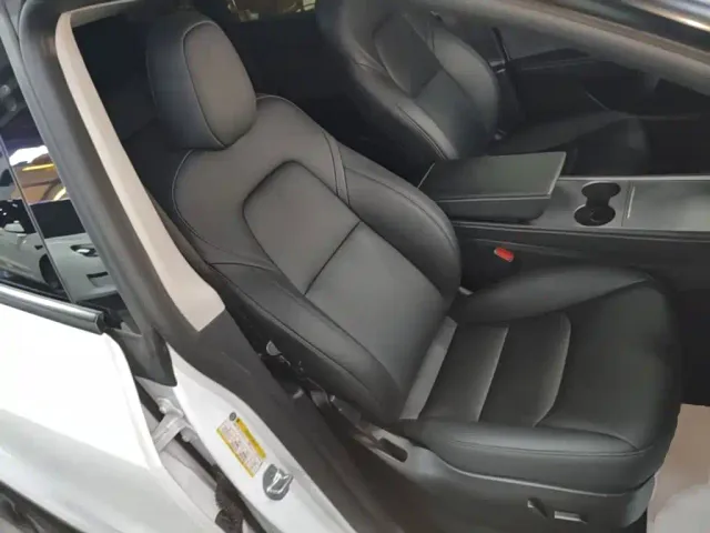 Tesla Model Y — Фото автомобиля 24