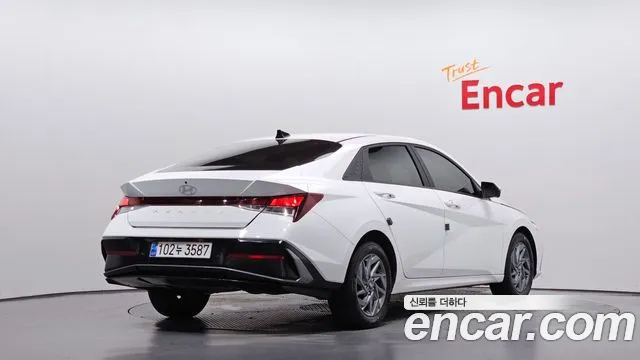 Hyundai Avante — Фото автомобиля 2