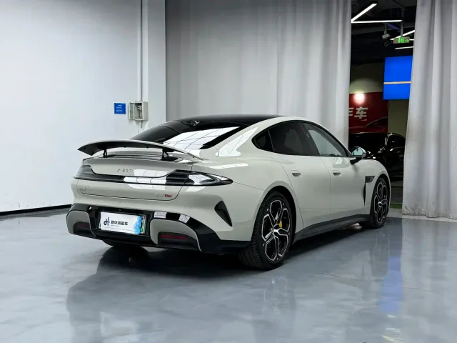 Xiaomi SU7 — Фото автомобиля 14