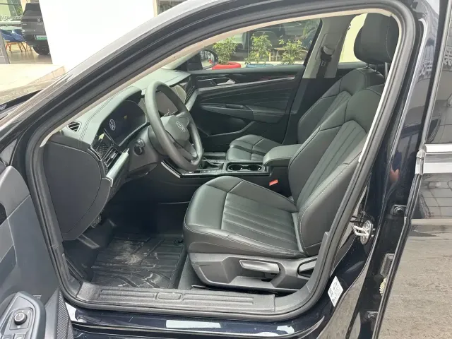 Volkswagen Passat — Фото автомобиля 9
