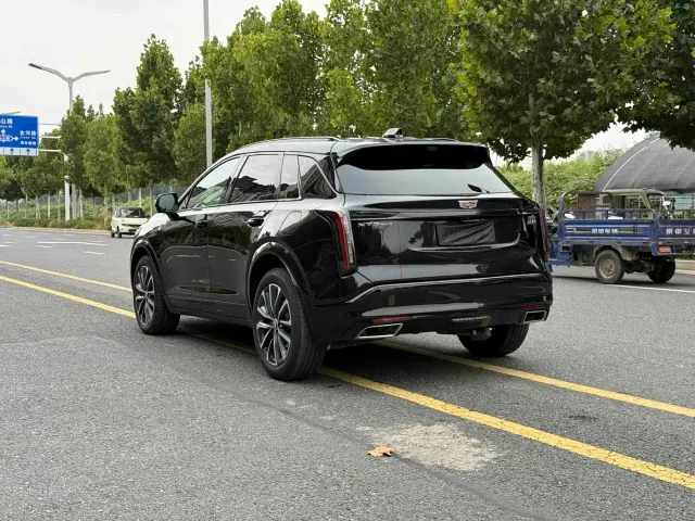 Cadillac XT5 — Фото автомобиля 3