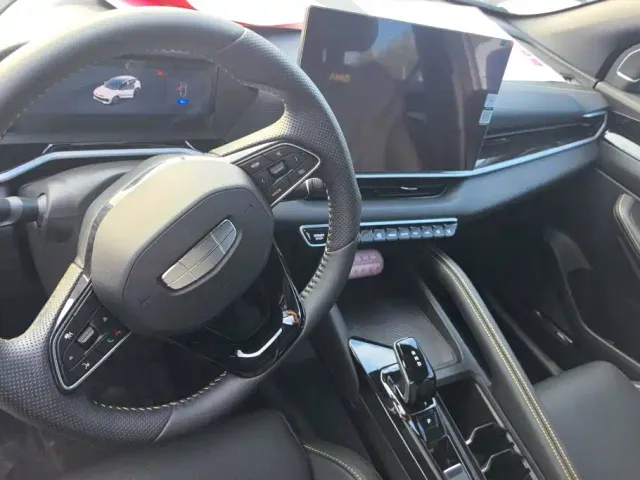 Geely Binyue — Фото автомобиля 12