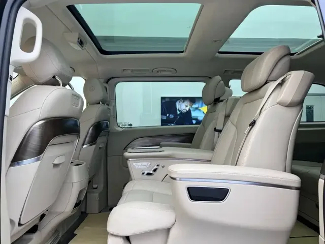Mercedes-Benz V-Class — Фото автомобиля 27