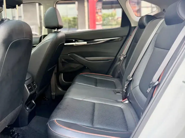 Kia Seltos — Фото автомобиля 11