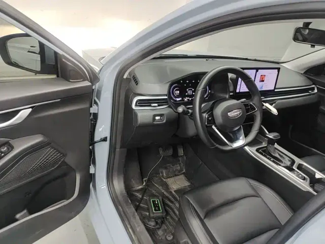 Geely Emgrand — Фото автомобиля 15
