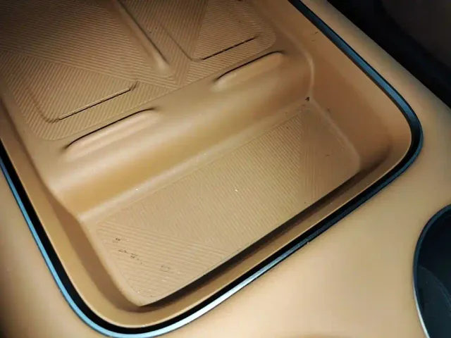 Li Auto i8 — Фото автомобиля 8