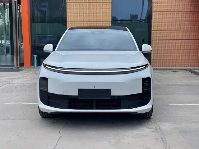 Li Auto L6 — Фото автомобиля 2