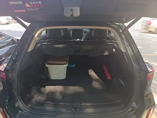 Exeed Exeed Lingyun 2024 300T 2WD Starlight Edition — Фото автомобиля 4
