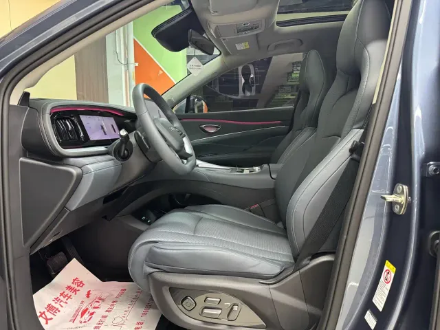 BYD Hai Shi 07 DM-i — Фото автомобиля 8