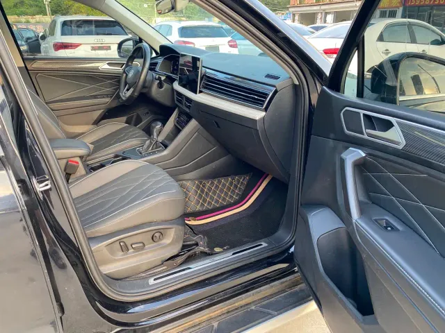 Volkswagen Tiguan L — Фото автомобиля 12