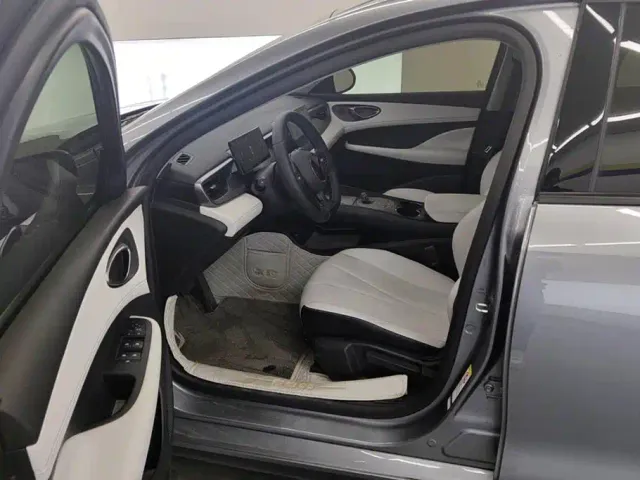 BYD Seal 05 DM-i — Фото автомобиля 9