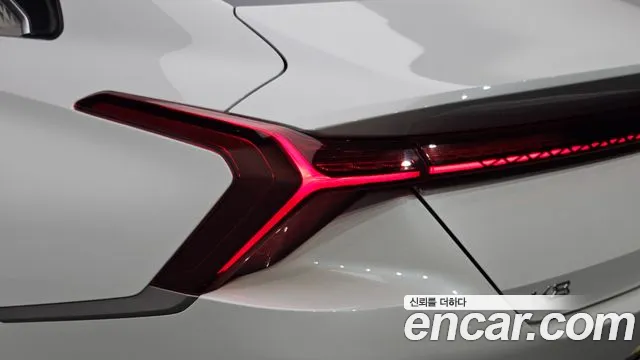 Kia K8 Hybrid — Фото автомобиля 8