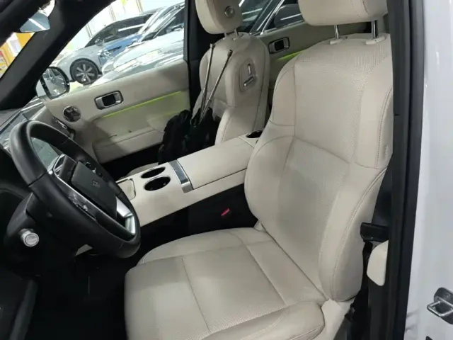 Li Auto L9 — Фото автомобиля 14
