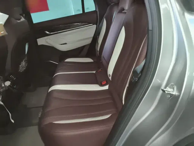 Geely Xingyue L — Фото автомобиля 18