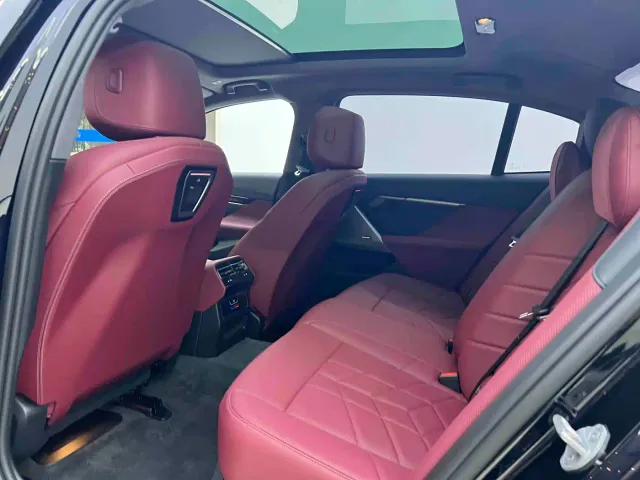 BMW 5 Series — Фото автомобиля 12